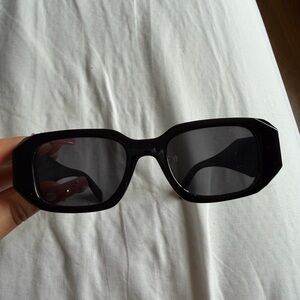 Women's Black Geometric Rectangle Sunglasses